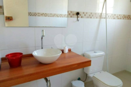 Casa à venda com 3 quartos, sendo 1 suíte,  em Jardim Rosa Maria, São Paulo, SP