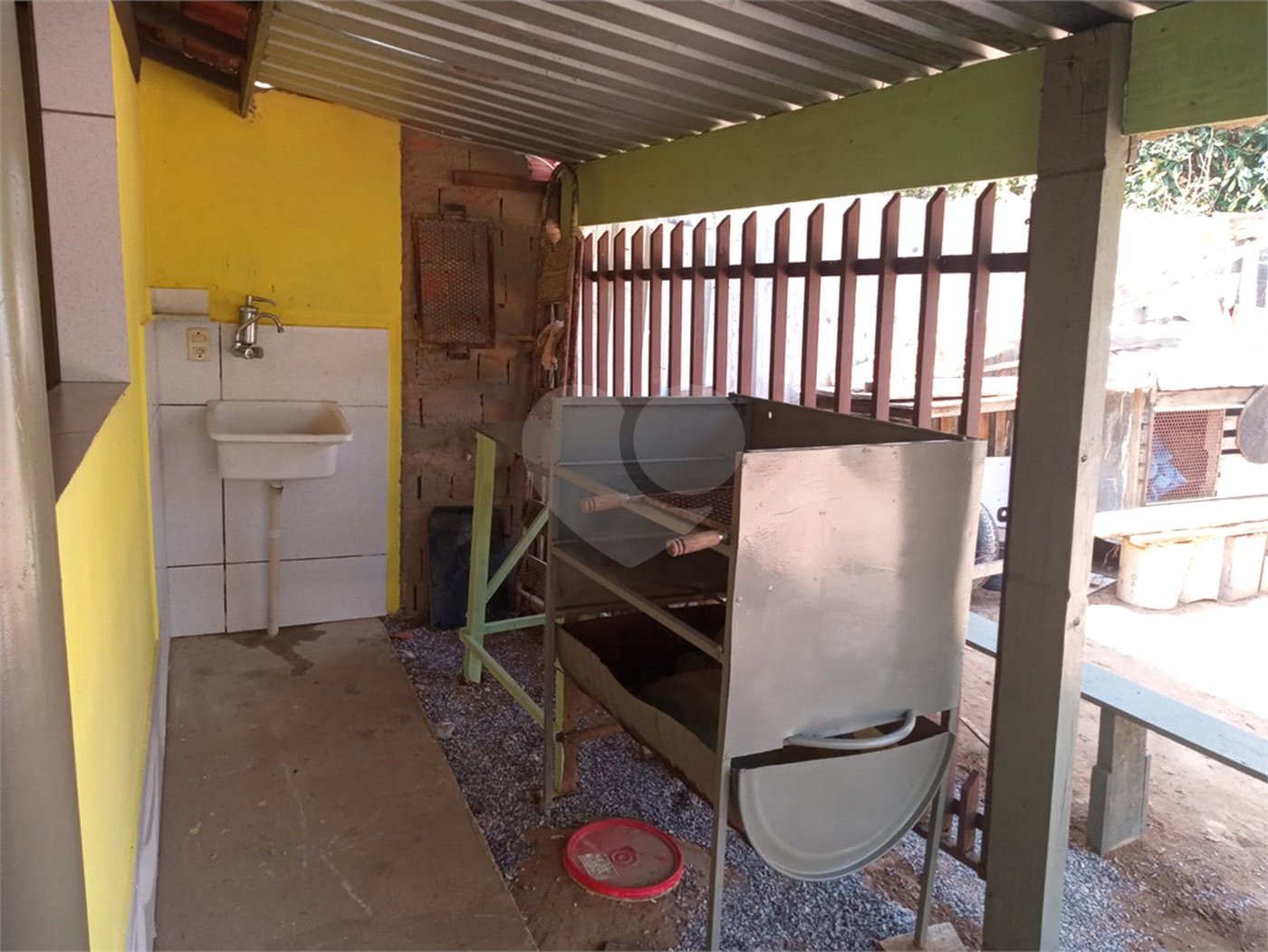 Chácara à venda com 2 quartos, sendo 1 suíte, em Área Rural de Alambari, Alambari, SP