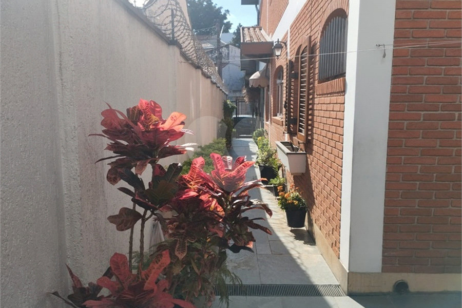 Sobrado à venda com 4 quartos, sendo 1 suíte, em Tremembé, São Paulo, SP