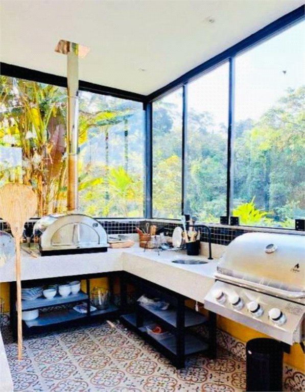 Casa à venda com 3 suítes no condomínio Vale da Santa Fé, Vinhedo - SP
