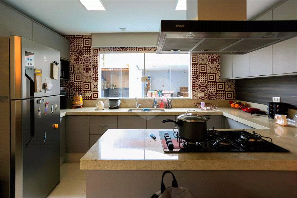 Sobrado à venda com 3 quartos, sendo 1 suíte, em Vila Lageado, São Paulo, SP