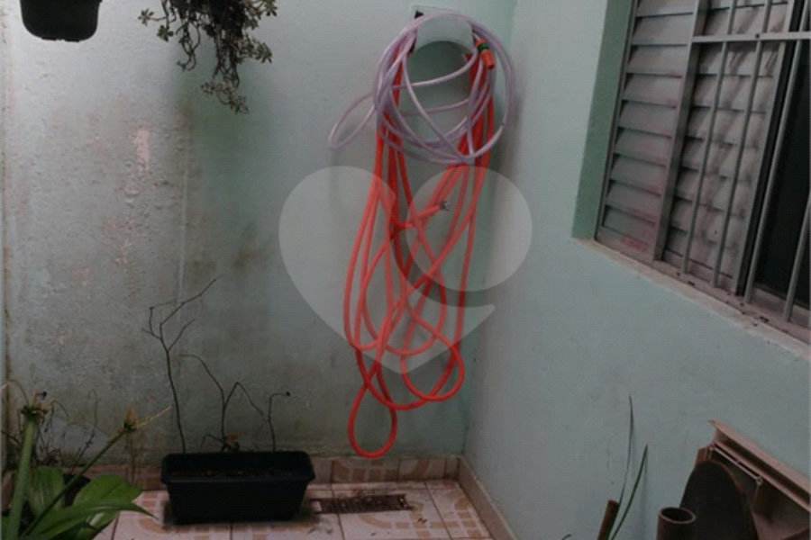 Sobrado à venda com 5 quartos em Artur Alvim, São Paulo, SP