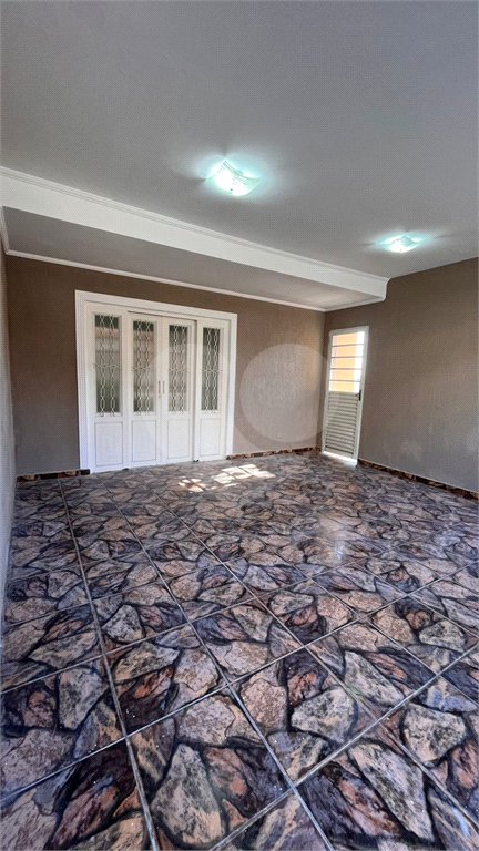 Sobrado à venda com 3 quartos, sendo 1 suíte, em Jardim Dois Corações, Sorocaba, SP