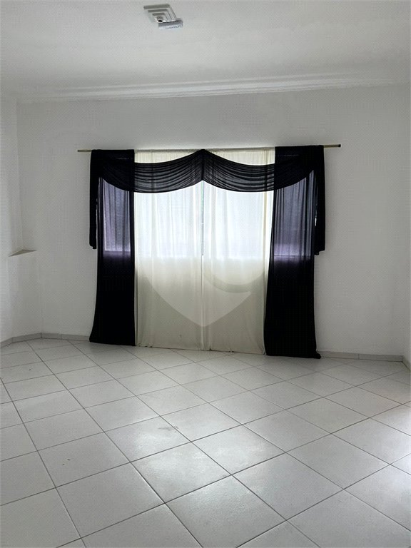 Prédio à venda com 7 quartos no Centro, Votorantim, SP