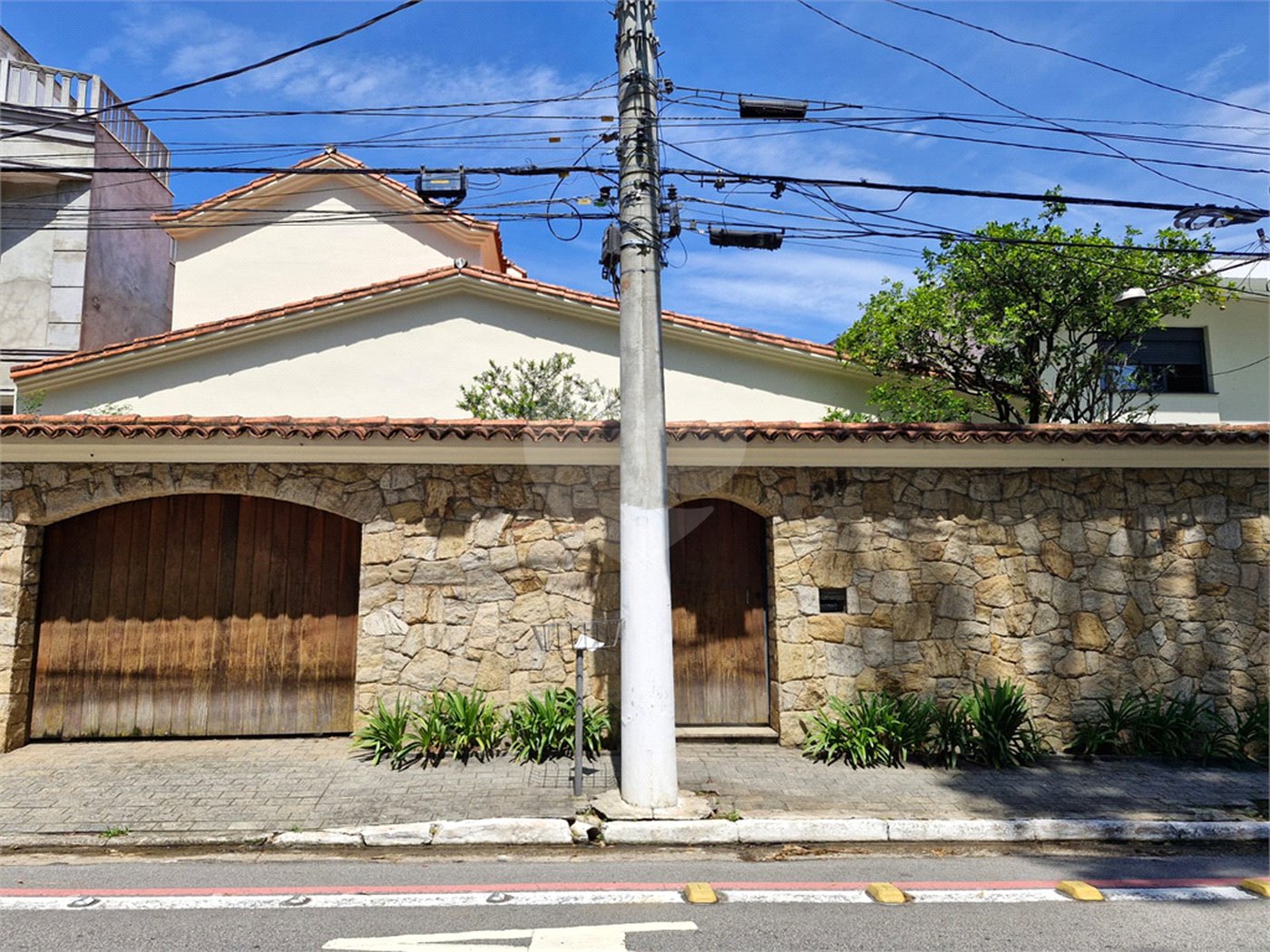 Casa Térrea à venda com 5 quartos, sendo 3 suítes, em Granja Julieta, São Paulo, SP