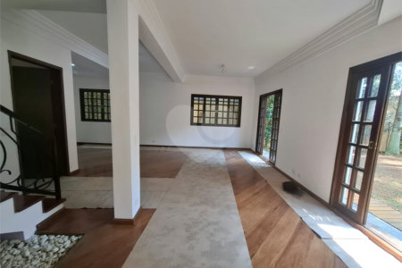 Casa para alugar com 4 quartos, sendo 2 suítes, no condomínio Palm Garden, São Paulo - SP