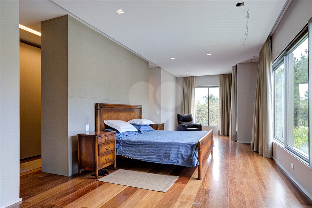 Casa à venda com 5 suítes em Jardim Cordeiro, São Paulo, SP