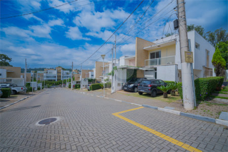 Casa à venda com 3 quartos, sendo 1 suíte,  no condomínio Queluz Vita - Casas, Cotia - SP