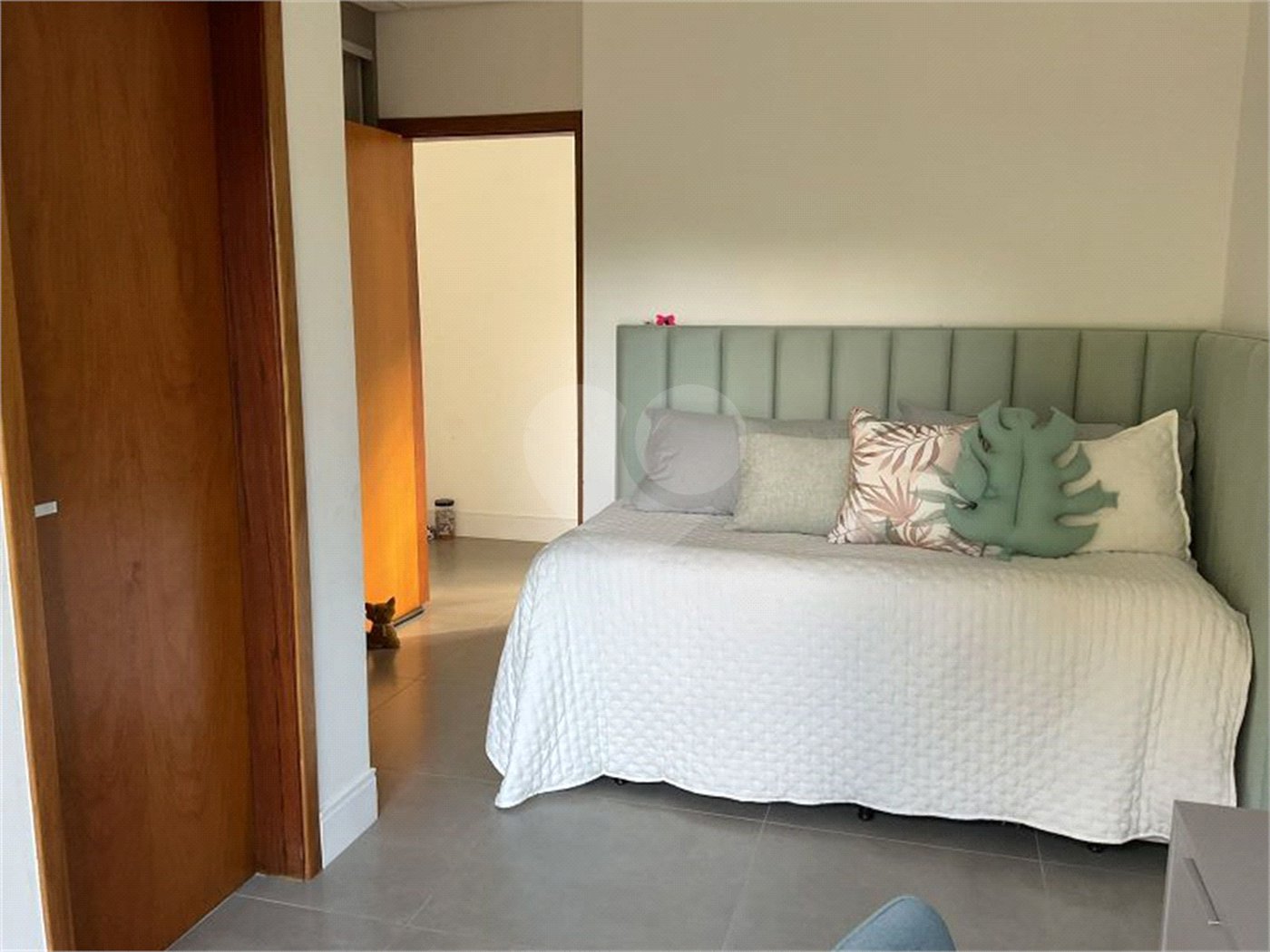 Casa à venda com 4 quartos, sendo 3 suítes,  no condomínio Vale da Santa Fé, Vinhedo - SP