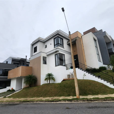 Casa à venda com 4 quartos, sendo 1 suíte, no condomínio Sun Lake, Sorocaba - SP