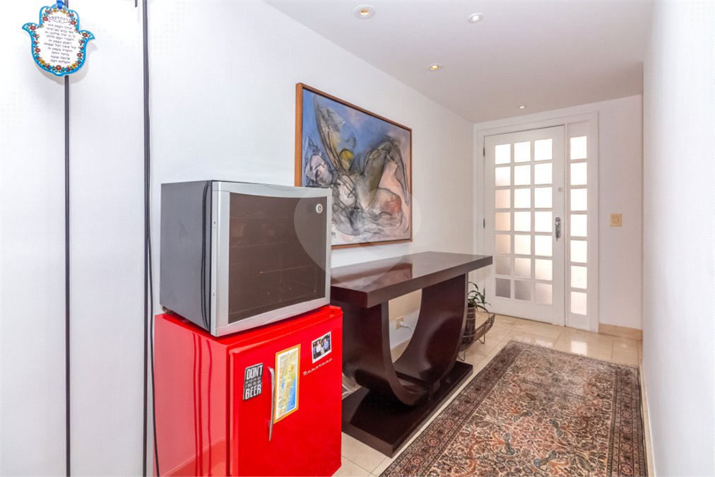Casa à venda com 4 quartos, sendo 2 suítes, em Alto da Boa Vista, São Paulo, SP