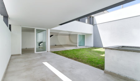 Casa à venda com 4 suítes no condomínio Edifício Jade, São Paulo - SP