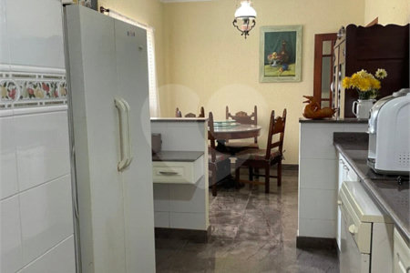 Casa à venda com 9 quartos, sendo 4 suítes, em Condomínio Flamboyant-b, Atibaia, SP