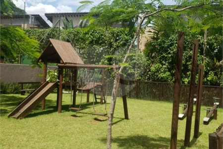 Casa à venda ou para alugar com 4 suítes no condomínio Sambaqui, São Sebastião - SP