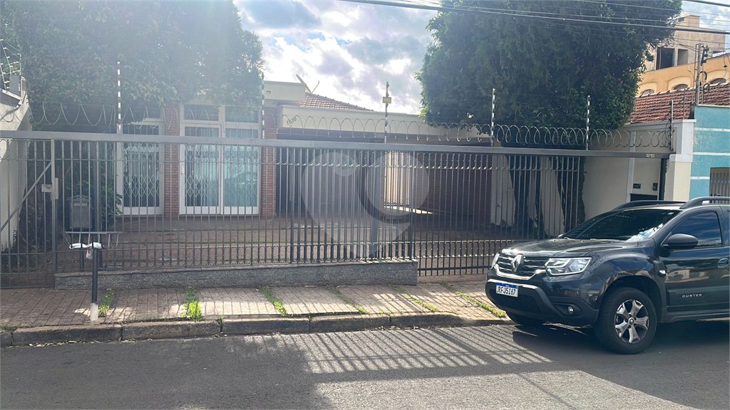 Casa à venda com 3 quartos, sendo 1 suíte, em Vila Progresso, Araraquara, SP