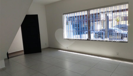 Casa à venda com 3 quartos, sendo 1 suíte,  em Vila Cordeiro, São Paulo, SP