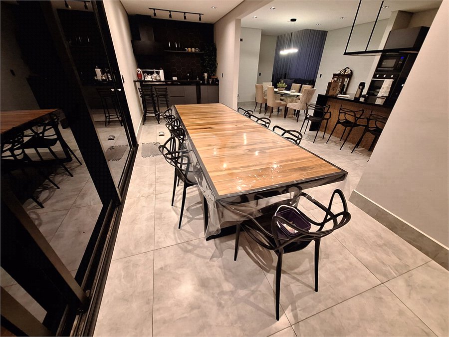 Casa à venda com 4 quartos, sendo 3 suítes, em Condomínio Terras de Santa Cruz, Bragança Paulista, SP