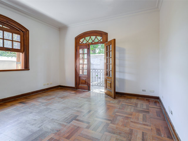 Casa à venda com 5 quartos, sendo 3 suítes,  em Alto da Boa Vista, São Paulo, SP
