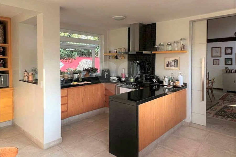 Casa à venda com 4 suítes no condomínio Jardim Mediterrâneo, Cotia - SP