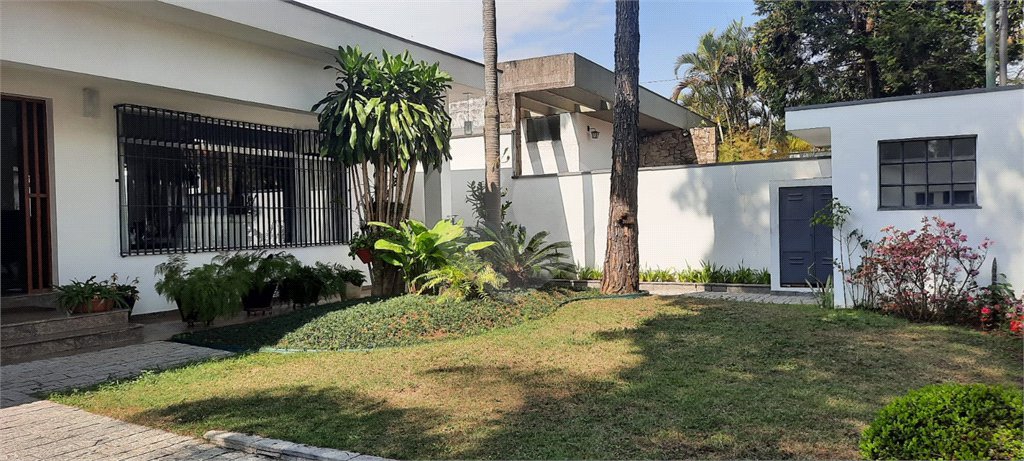 Casa à venda ou para alugar com 3 suítes em Alto da Lapa, São Paulo, SP