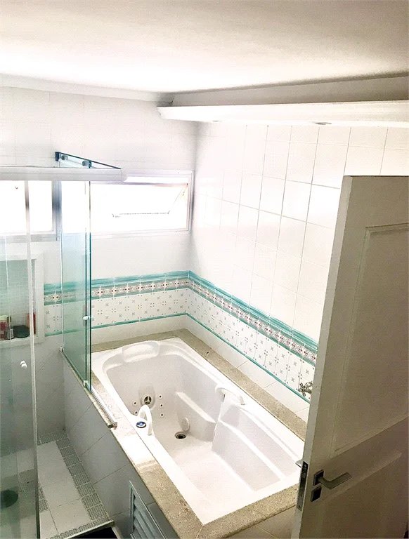 Apartamento à venda com 3 quartos, sendo 1 suíte, em Pinheiros, São Paulo, SP