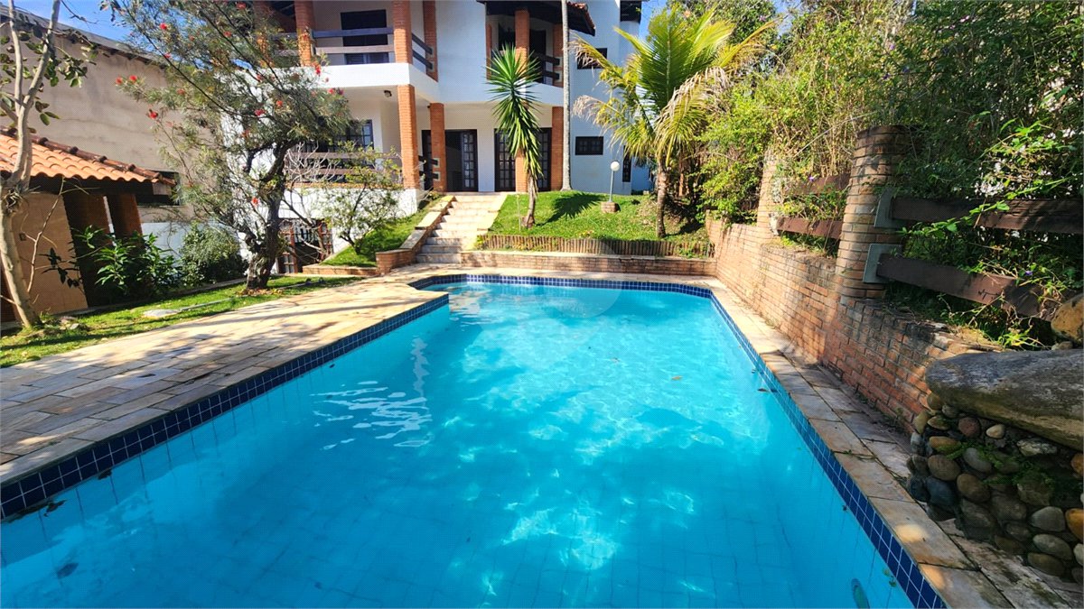 Casa à venda ou para alugar com 3 suítes no condomínio Villagio Capriccio, Louveira - SP