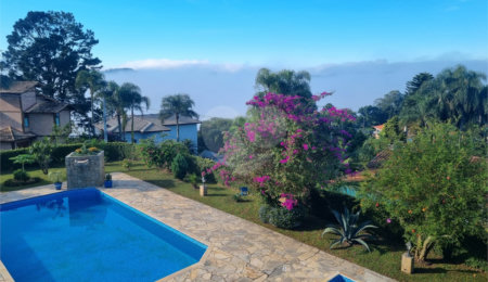 Casa à venda com 3 quartos, sendo 1 suíte,  no condomínio Alpes da Cantareira, Mairiporã - SP