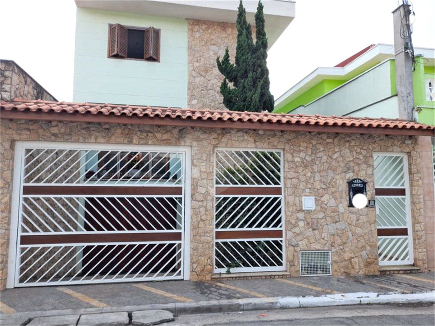 Sobrado à venda com 3 suítes em Vila Romero, São Paulo, SP