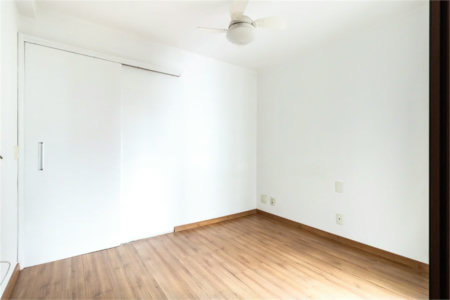 Apartamento à venda com 4 quartos, sendo 2 suítes,  em Vila Hamburguesa, São Paulo, SP