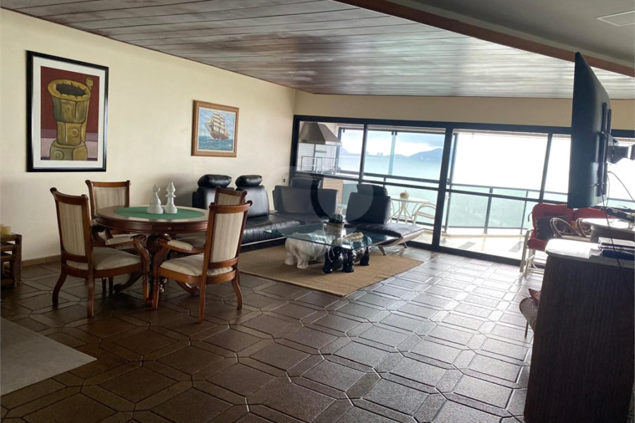 Apartamento à venda com 4 suítes em Jardim Astúrias, Guarujá, SP