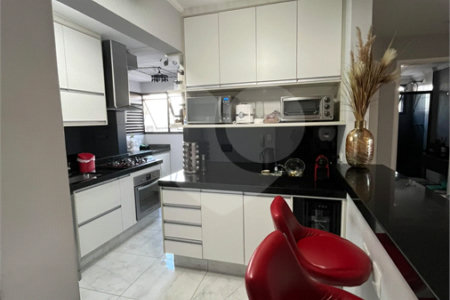 Apartamento à venda com 3 quartos, sendo 1 suíte, em Vila Hamburguesa, São Paulo, SP
