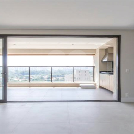 Apartamento à venda com 3 suítes em Moema, São Paulo, SP