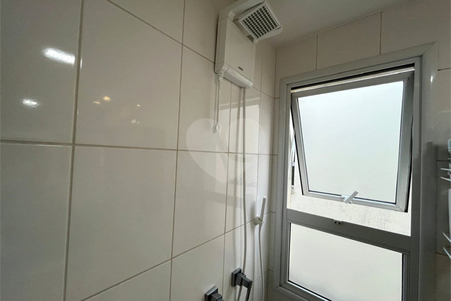 Casa à venda com 3 suítes no condomínio Domus, São Paulo - SP