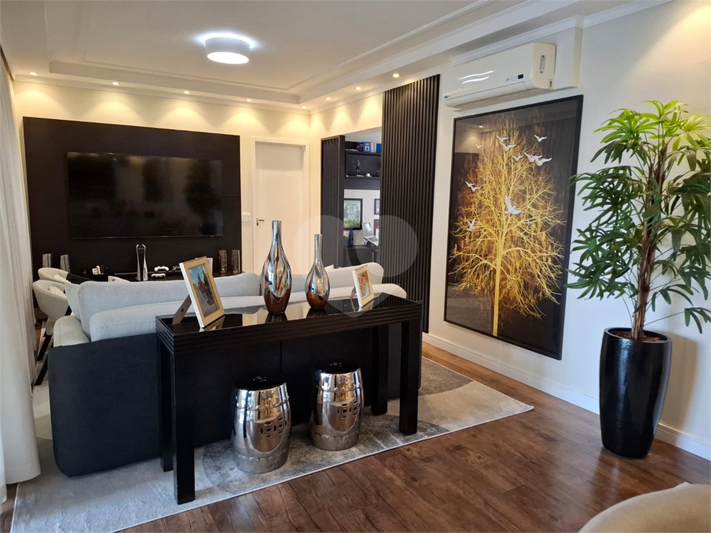 Apartamento à venda com 3 suítes em Barra Funda, São Paulo, SP