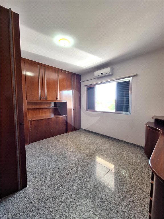Casa à venda ou para alugar com 4 quartos, sendo 2 suítes,  em Santa Rosa, Vinhedo, SP