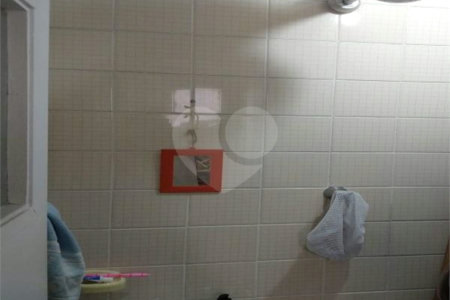 Apartamento na Vila Nova Conceição de 100m2 com 2 dorms, 1 suíte , 3 banheiros, 2 vagas. Estuda permuta.
