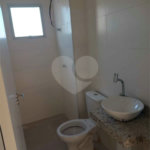 Apartamento no Condomínio Parque dos Jacarandás.