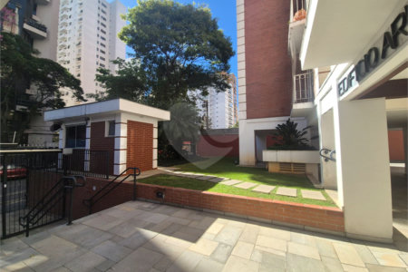 Apartamento Mobiliado, e Aconchegante, Bem Localizado