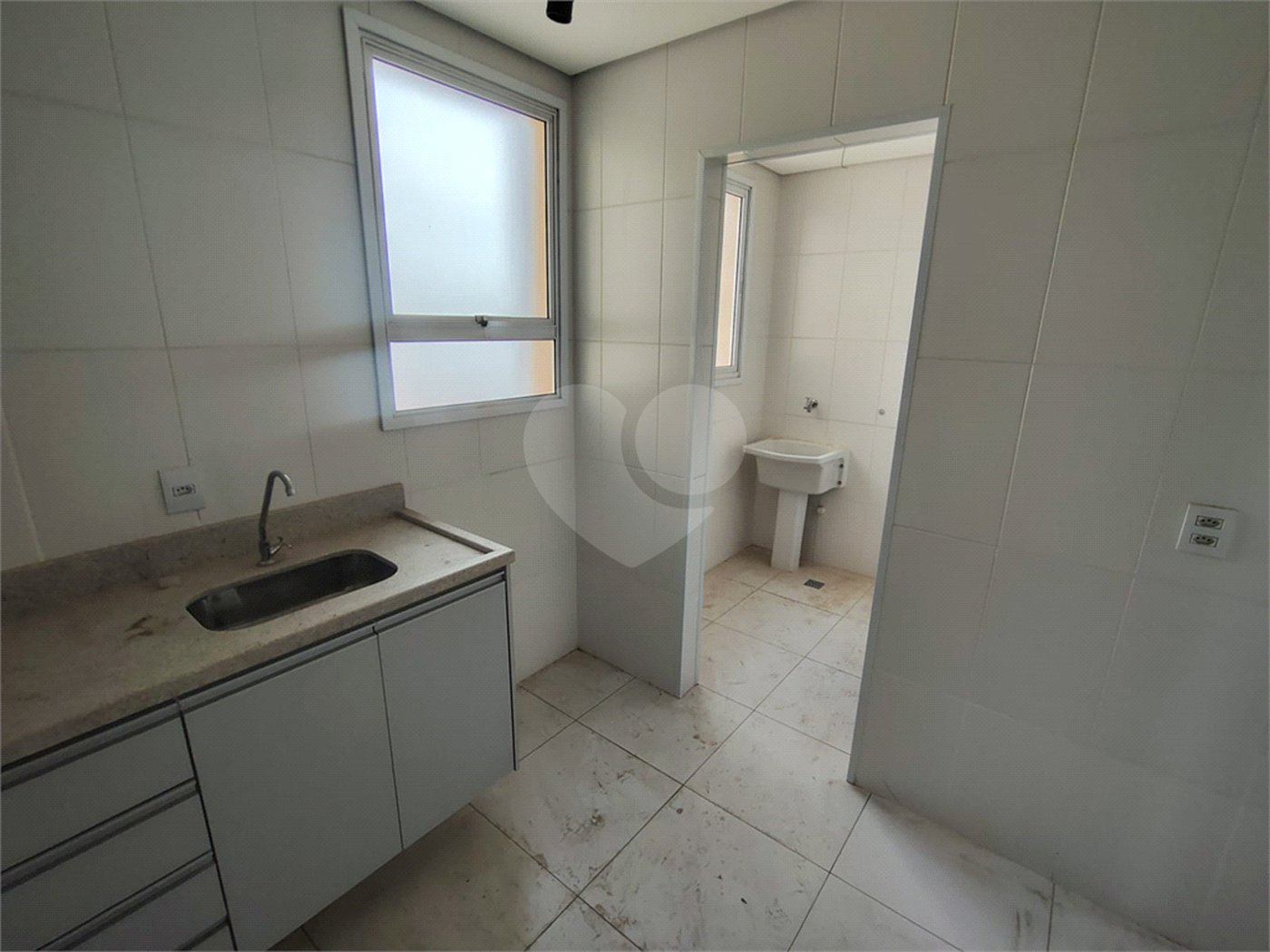 Apartamento com condomínio de clube 3 Dormitórios e 1 Suíte