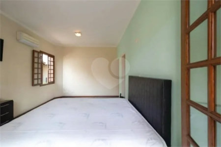 Casa com 3 dormitórios sendo 3 suítes com 03 vagas de garagem.