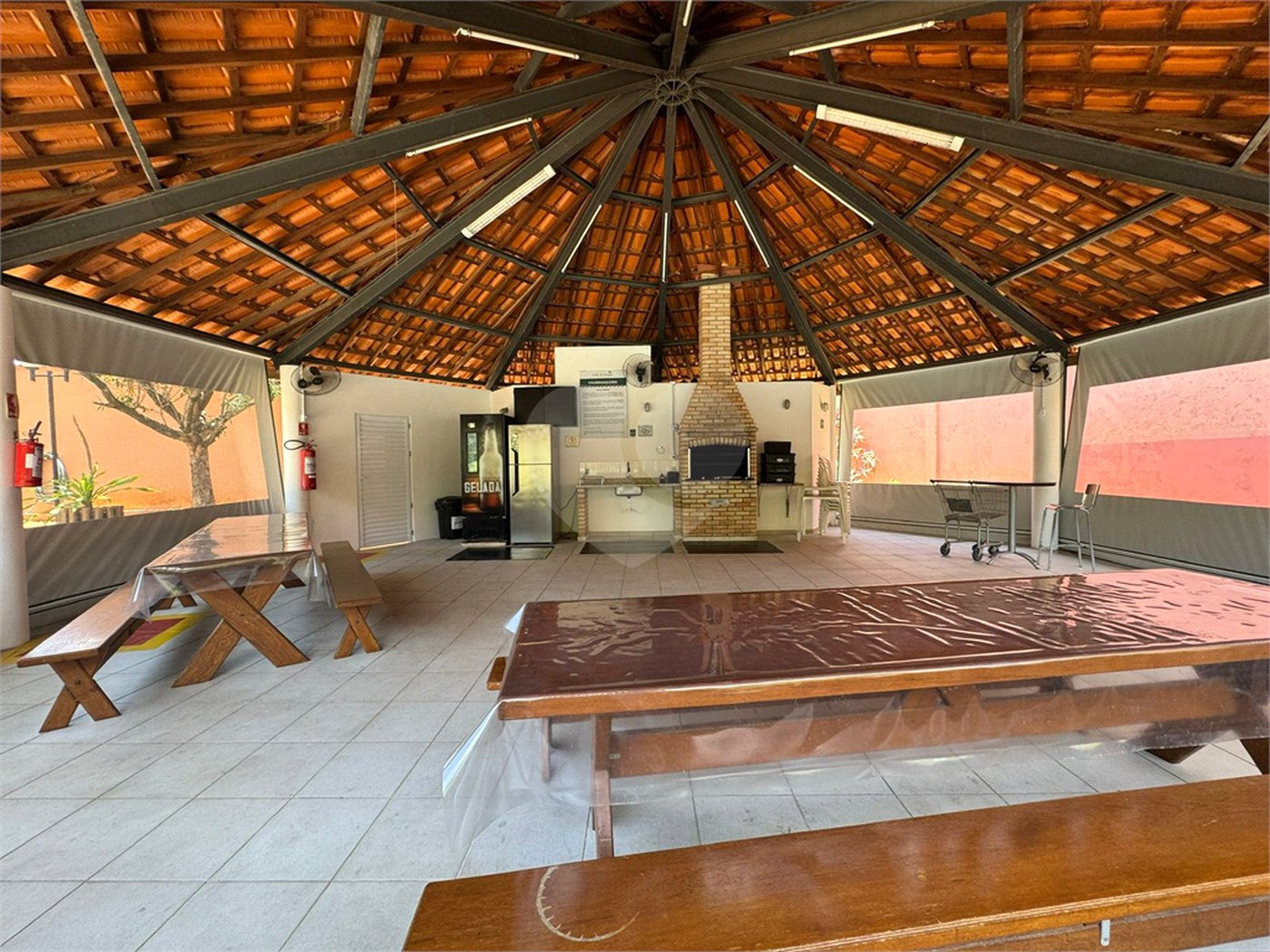 Casa à venda ou para alugar com 2 suítes no condomínio Villa do Bosque, Sorocaba - SP