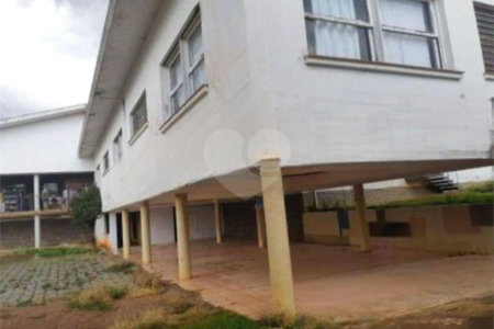 Casa à venda com 7 quartos, sendo 1 suíte, no Centro, Vinhedo, SP