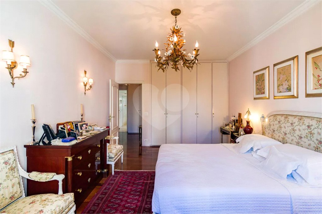 Apartamento à venda com 4 quartos, sendo 2 suítes, em Real Parque, São Paulo, SP