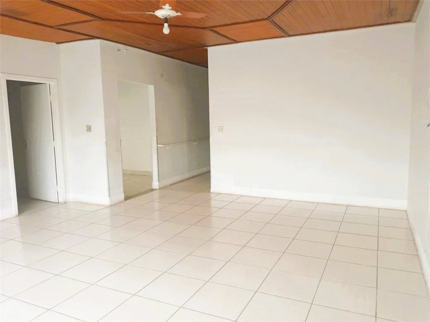 Casa à venda ou para alugar com 7 quartos, sendo 2 suítes, em Jardim Peri Peri, São Paulo, SP