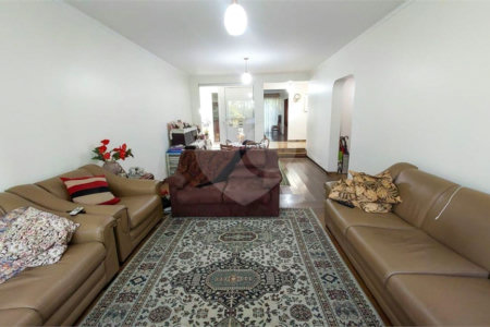 Casa à venda com 6 quartos, sendo 3 suítes, em Jardim Brasil (zona Sul), São Paulo, SP