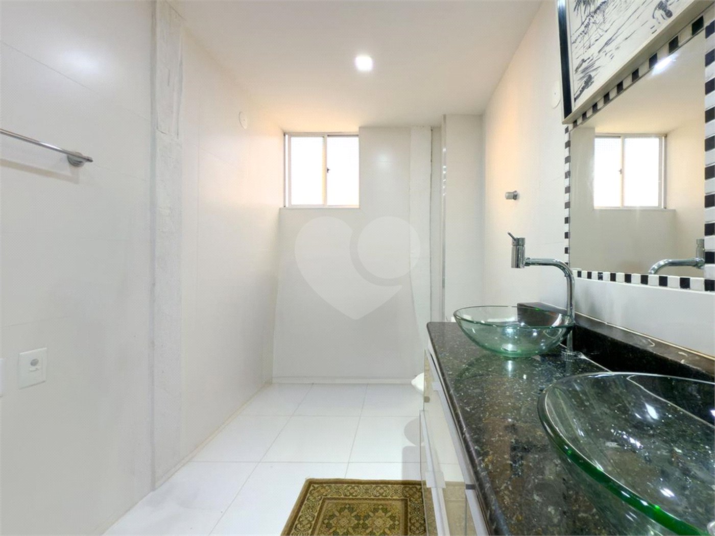 Casa à venda com 5 quartos, sendo 2 suítes, em Joá, Rio de Janeiro, RJ