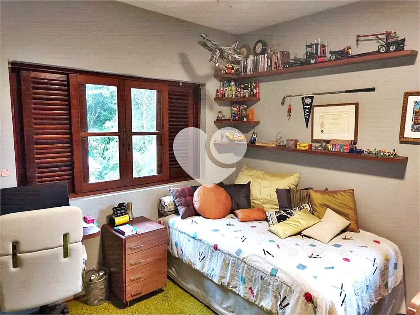 Casa à venda com 4 quartos, sendo 2 suítes, no condomínio Parque Imperial da Cantareira, Mairiporã - SP