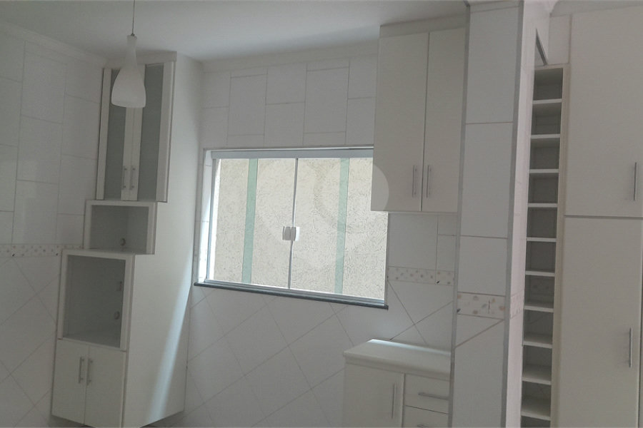 Sobrado à venda com 3 quartos, sendo 1 suíte, em Tremembé, São Paulo, SP