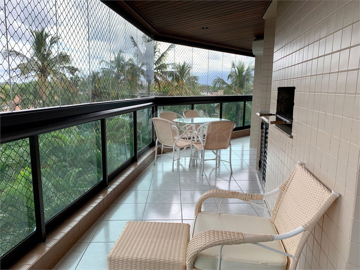 Apartamento à venda com 3 quartos, sendo 2 suítes, em Riviera, Bertioga, SP