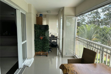Apartamento à venda com 3 suítes em Jardim Marajoara, São Paulo, SP